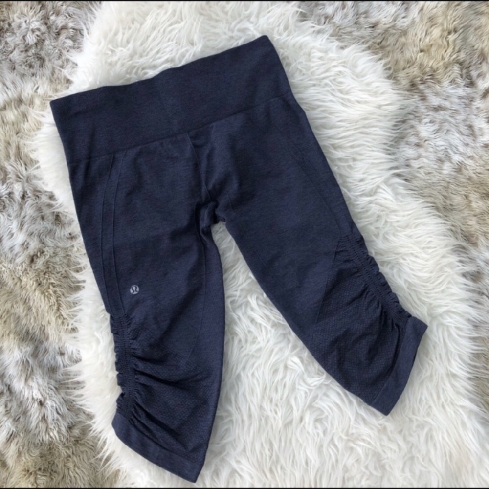 Lululemon in the flow crop leggings